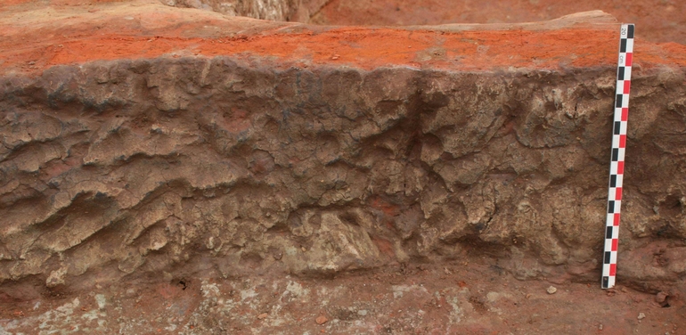 Traces de construction du fourneau à sel de Gouy-Saint-André