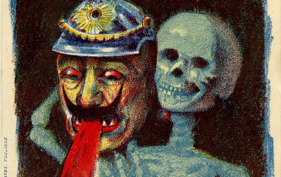 Carte postale en couleur intitulée "Le Masque". Elle représente un squelette souriant qui tient la tête du Kaiser, les yeux rouges et crachant du sang.