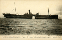 Carte postale noir et blanc montrant un navire en mer.