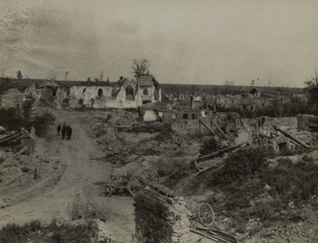 Photographie de la ville de Quéant en ruines