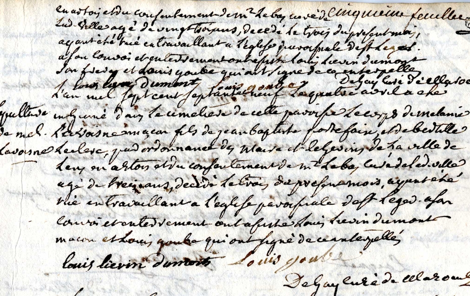 Document manuscrit sur lequel on lit : "[…] L'an 1779 le 4 avril a été inhumé dans le cimetière de cette paroisse le corps de Melaine Lavoisne, maçon, fils de Jean-baptiste, portefaix, et de Bertille Leclerc, par ordonnance des maire et échevin de la ville de Lens en Artois, et du consentement de Monsieur Lebas, curé de ladite ville , âgé de 13 ans, décédé le 3 du présent mois, ayant été tué en travaillant à l'église paroissiale de Saint Léger. À son convoi et enterrement ont assisté Louis liévin Dumont, maçon, et Louis Goube qui ont signé de ce interpellés".