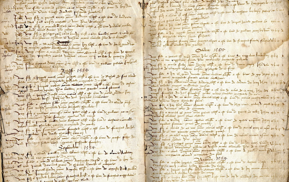 Double page manuscrite sur lesquelles sont inscrits les baptêmes d'eoût, septembre et octobre 1554.
