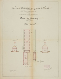 Photographie couleur montrant les plans d'une usine.